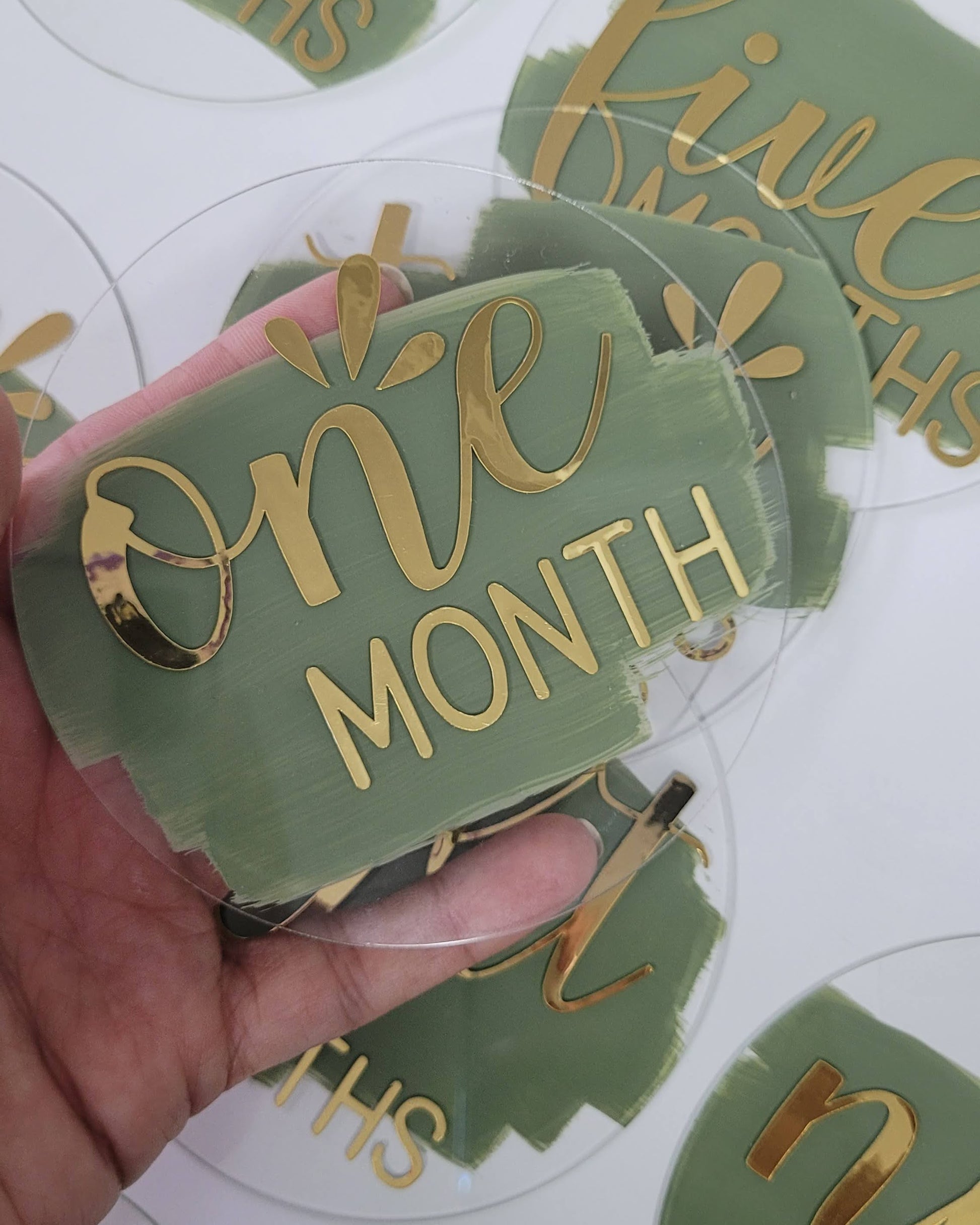 Acrylic monthly milestone discs (12M ONLY)