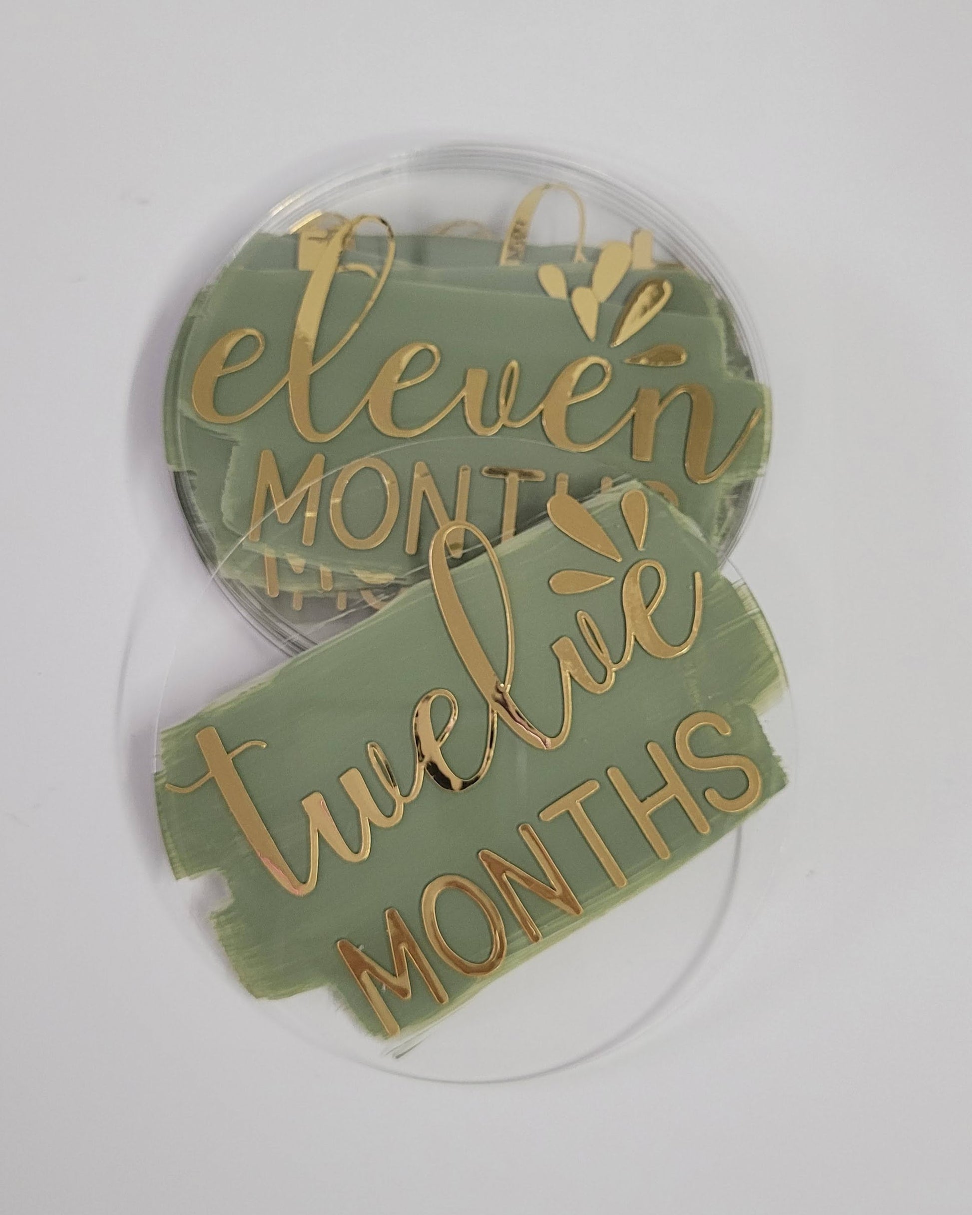 Acrylic monthly milestone discs (12M ONLY)