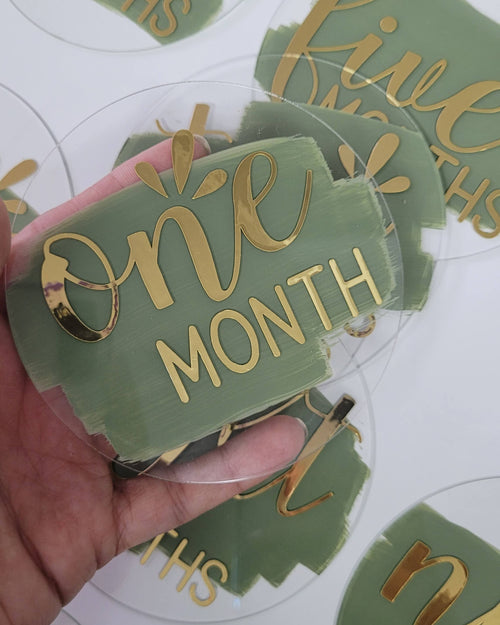 Acrylic monthly milestone discs (12M ONLY)